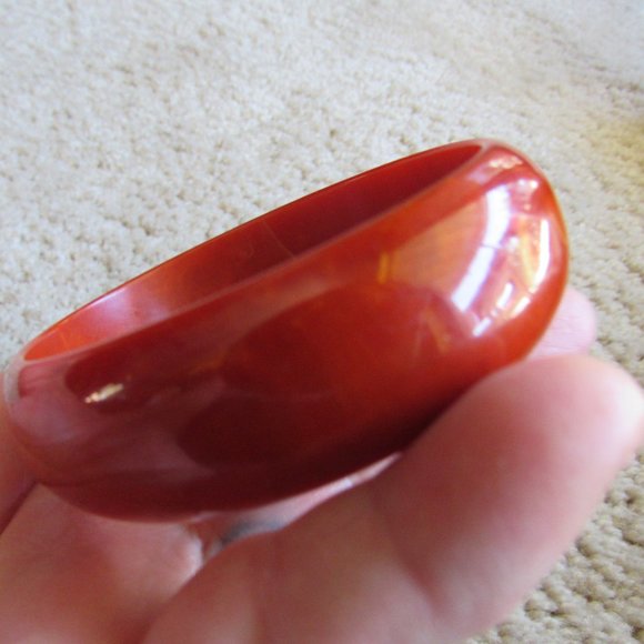 Orange Marbled Oblong 1950s Bakelite Bangle - Picture 2 of 5